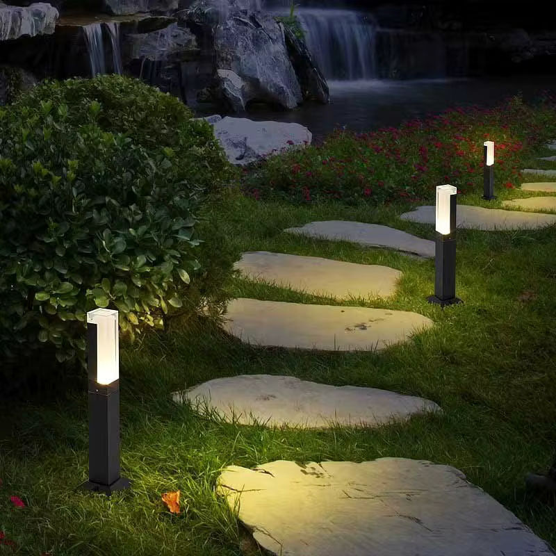 Vecli LED-Gartensäulenlicht in Weiß mit warmem Licht und minimalistischem Design für den Außenbereich und Innenhof - Bild 4
