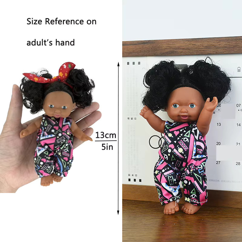 KIEKA Babypuppe, schwarze Haut, schwarzes Haar, mit Schleife, 13cm - Bild 3