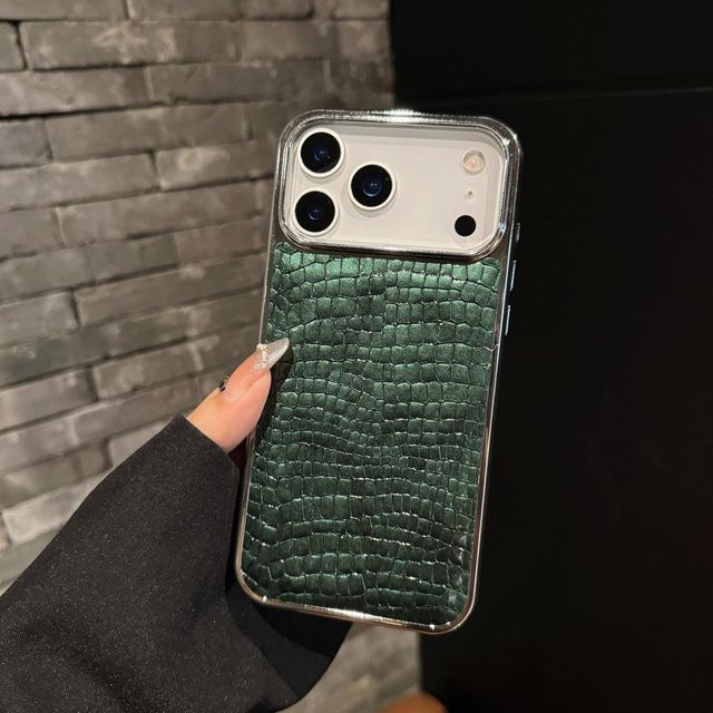 Stoßfeste Handyhülle mit Krokodil-Textur und silbernem Plating-Rand für Apple iPhone 11 bis iPhone 17 Air Pro Max in Silber und Grün - Bild 1