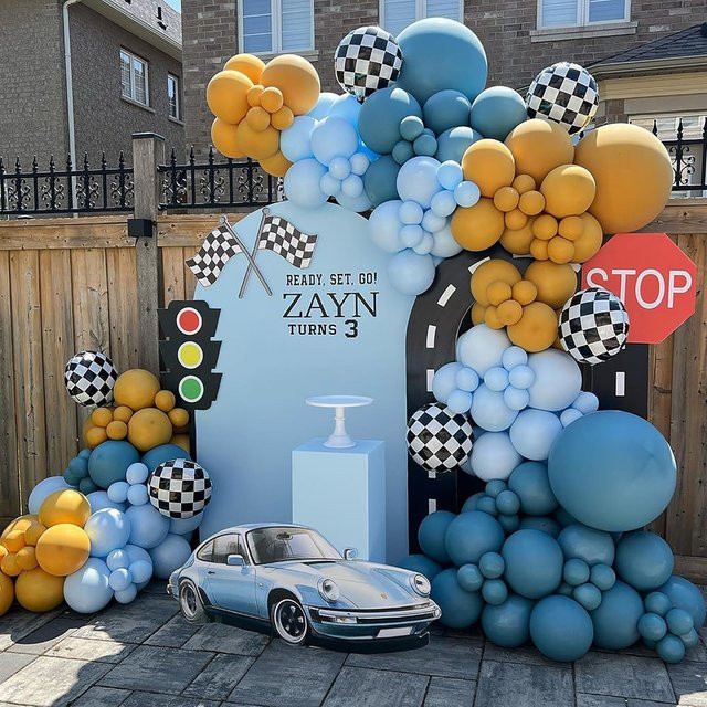Blaues Ballon-Girlanden-Set mit gelben Karomustern für Jungen-Geburtstagspartys und Rennwagen-Themen - Bild 1