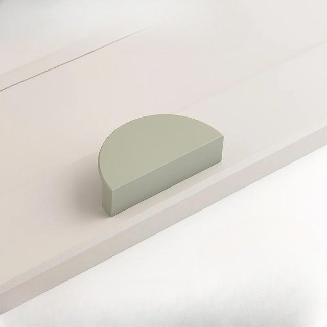 Love Home Garden Küchenschrankgriff und Schubladenknopf aus Aluminium in mattem Grün und Cremefarben, halbrundes Design für Kinderzimmer und Möbel - Bild 1