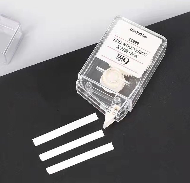 TWBEB Mini-Korrekturband in transparent mit 6 m Bandlänge und Kunststoffschale - Bild 1