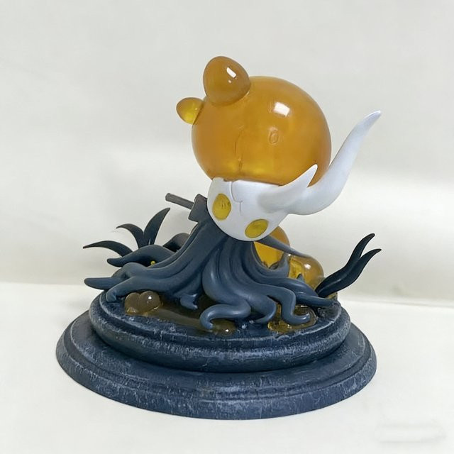 Bandai Hollow Knight Broken Vessel, Leuchtende Actionfigur, 16cm - Bild 1