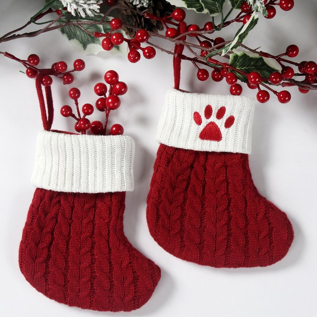 Huiran Weihnachtssocken mit Hundepfotenabdruck in Rot als Weihnachtsbaumschmuck aus Textil - Bild 1