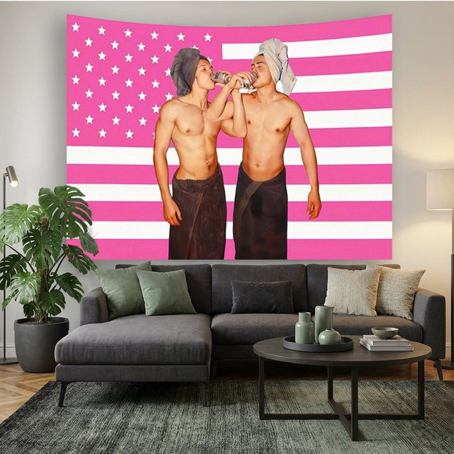 Hudson Williams Vintage Heated Rivalry Wandteppich in Pink, Sportliche Retro Game Day Flagge als Textil-Wanddekoration, B: 60 cm, H: 40 cm - Bild 1