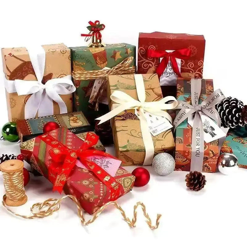 Weihnachtliches Geschenkpapier im Retro-Stil mit Baum- und Schneeflocken-Motiv - Bild 3