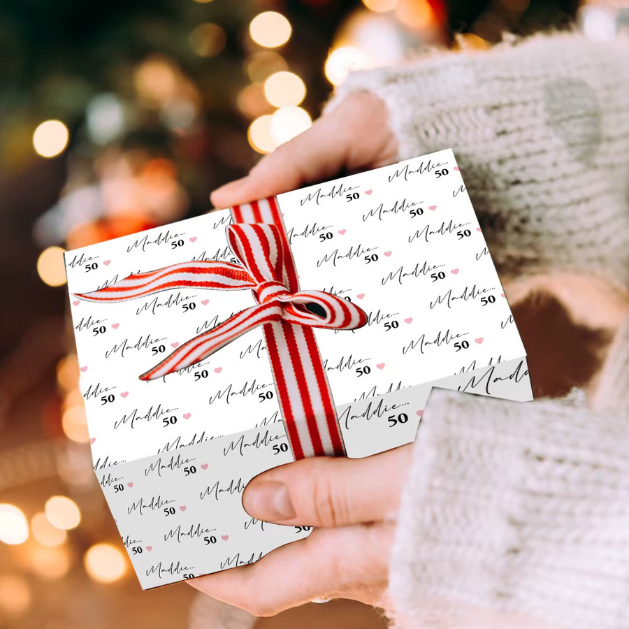 Personalisiertes WEIGAO Geschenkpapier mit Name und Datum in Weiß für Geburtstage und Partys - Bild 1