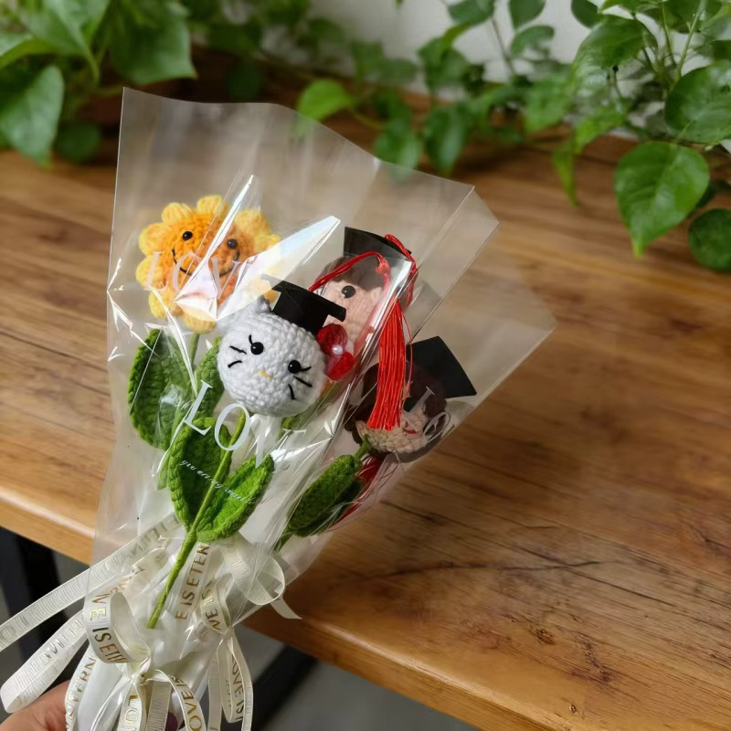 Sanrio Hello Kitty Gestrickte Sonnenblumen als kreativer Blumenstrauß in Mehrfarbig für Kinder und als Abschlussgeschenk - Bild 3