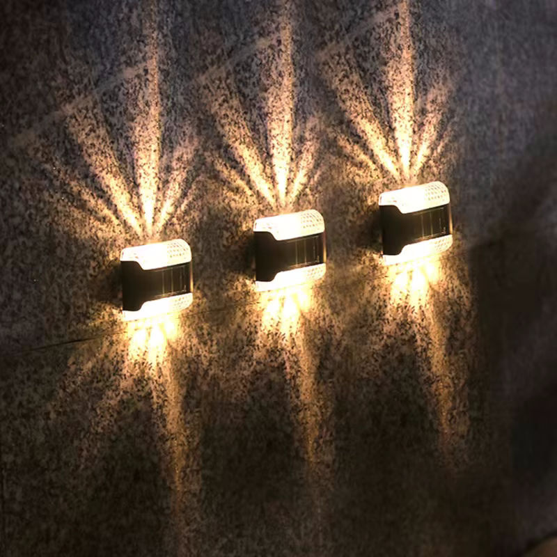 Wasserdichte Solar-LED-Wandleuchte in Schwarz mit warmweißem Licht und intelligenter Lichtsteuerung für Garten, Balkon und Zaun - Bild 5