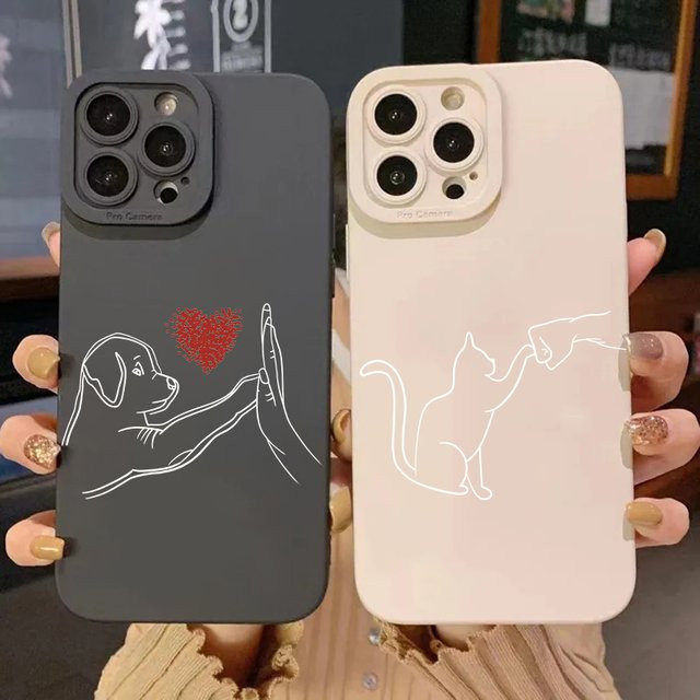 Stoßfeste Silikon Handyhülle mit Katze und Hund High Five Motiv für iPhone Modelle in Schwarz - Bild 1