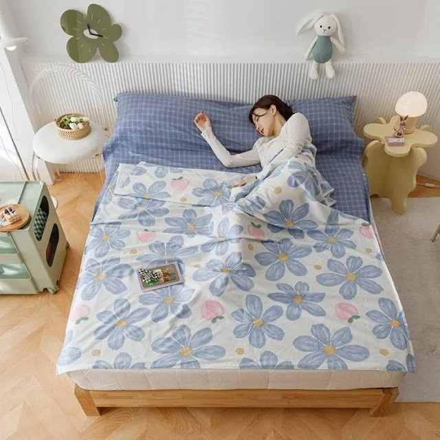 Schlafsack aus Baumwolle von Super Six in Blau mit floralem Design, B/H: 160 x 215 cm - Bild 1