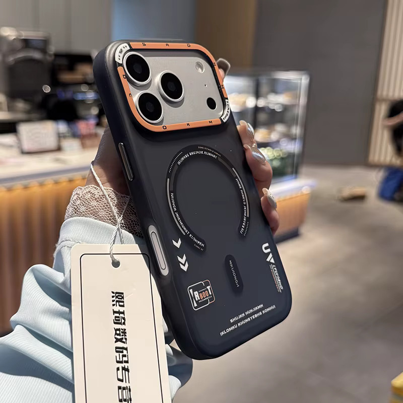 Magnetische Schutzhülle für Apple iPhone (kompatibel mit iPhone 12 bis iPhone 18 Pro Max) in Schwarz, mattiert und transparent, stoßfest mit MagSafe-Unterstützung - Bild 6