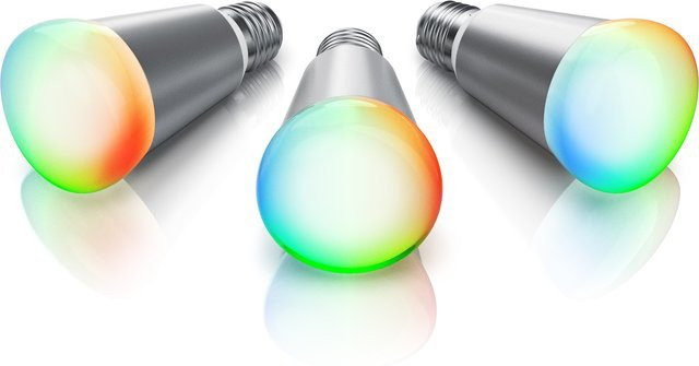 BEARWARE 3er Set Smarte LED-Leuchten, Wifi RGB Farbwechsel Lampe mit E27-Gewinde, dimmbar, 7W, 420 Lumen - Bild 1