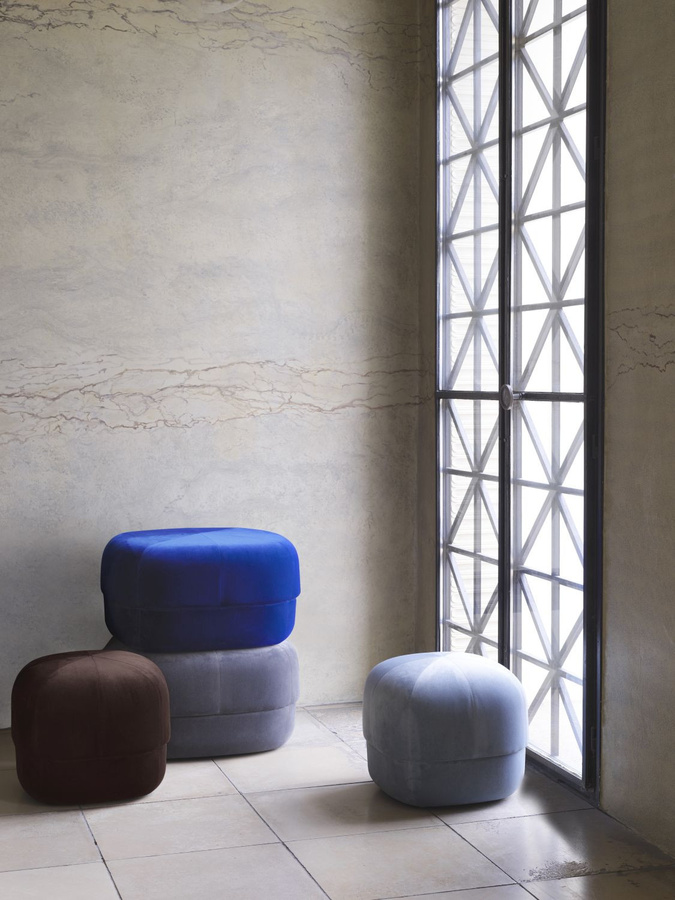 Normann Copenhagen Circus Hocker in Braun mit Veloursstoff - Bild 2