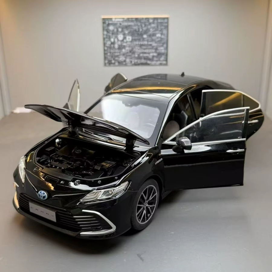MAKEDA Camry Automodell, 1:18, Metall, Schwarz, mit Licht und Sound, ab 6 Jahren - Bild 2