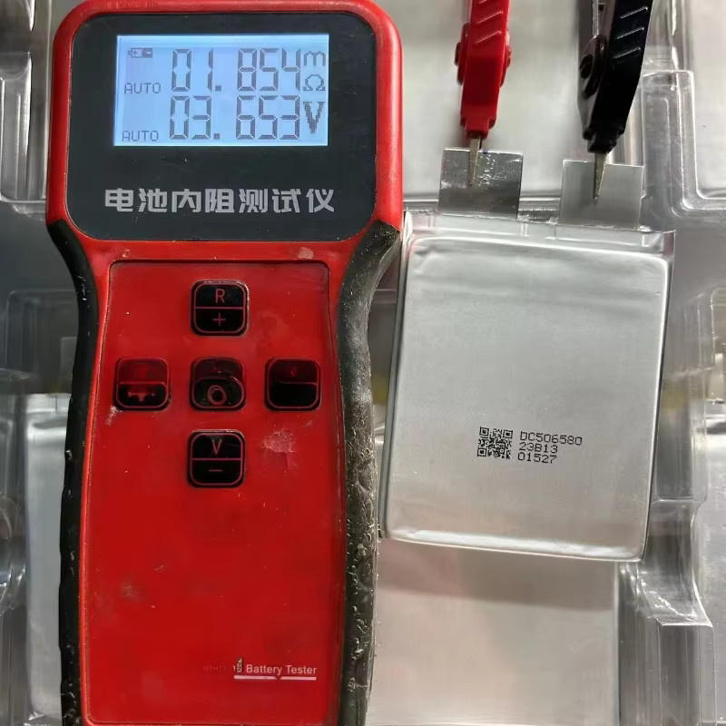Robinella Lithiumbatterie 2150 mAh 3,7 V in Silber für Drohnen und Automobil-Zündgeräte - Bild 3