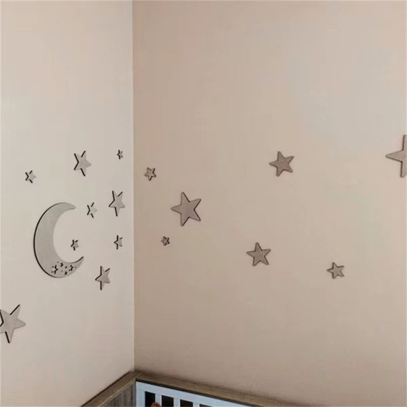 Selbstklebende Wanddekoration aus Holz im nordischen Stil mit Mond- und Sternen-Motiven in Holzfarbe - Bild 2