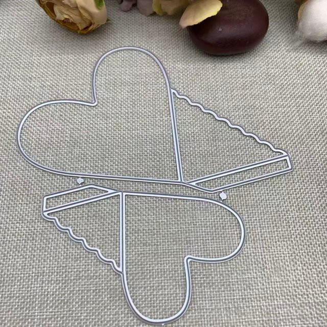 3D-Metallstanzform Gekreuzte Herzen mit Flügeln in Silber für Scrapbooking und DIY-Bastelarbeiten zum Valentinstag - Bild 1