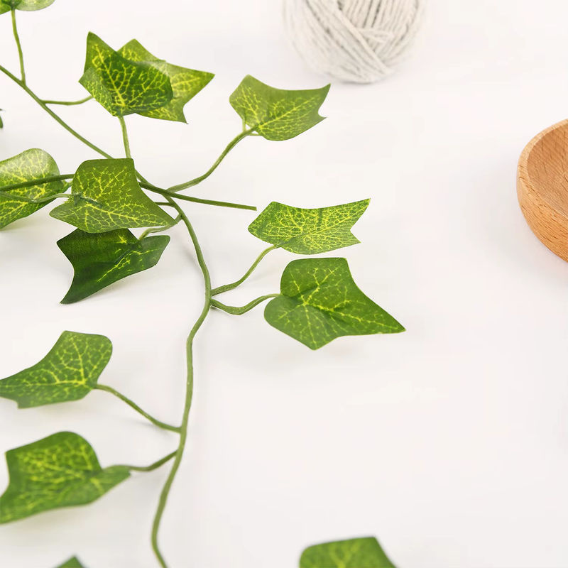 Uflower Künstliche hängende Weinblätter in Grün, 210 cm Dekopflanze aus Textil und Rattan für Hochzeit und DIY-Dekoration - Bild 5
