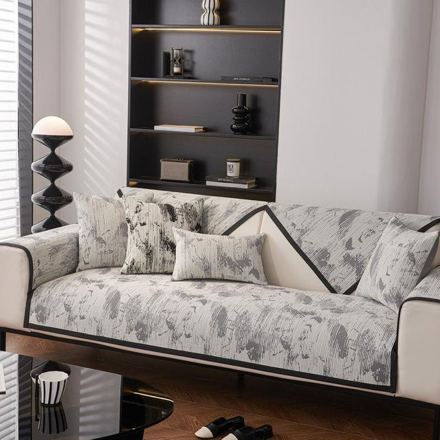 Rutschfester Chenille Couchbezug mit schwarzer Bordüre, universeller Sofabezug für alle Jahreszeiten, Grau, B/T/H: 70 x 70 x 0 cm - Bild 1