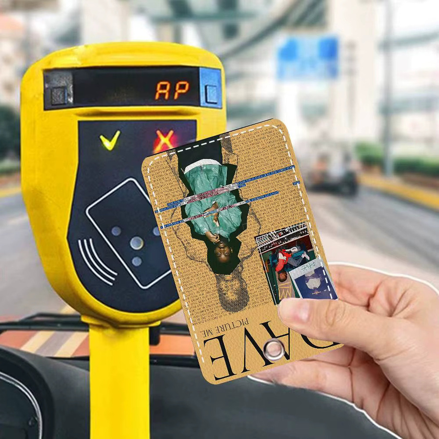 Kreativer Cartoon Kartenhalter im Pop Hip Hop Rapper Design für Essenskarten, Buskarten oder Arbeitskarten, Mehrfarbig - Bild 4
