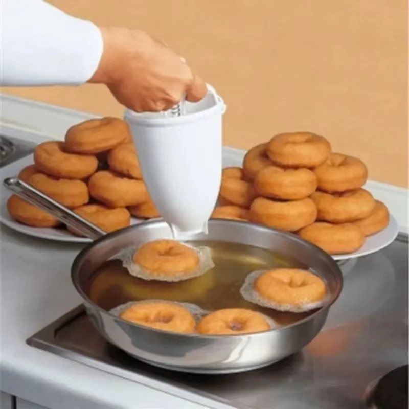 PDQ Donut-Maker in Weiß aus Kunststoff für schnelle und einfache Donut-Formen - Bild 2