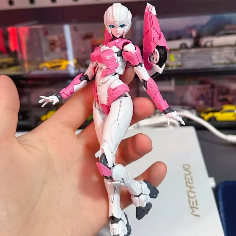 Furai Arcee Autobot Transformers, Actionfigur, ab 14 Jahren - Bild 2