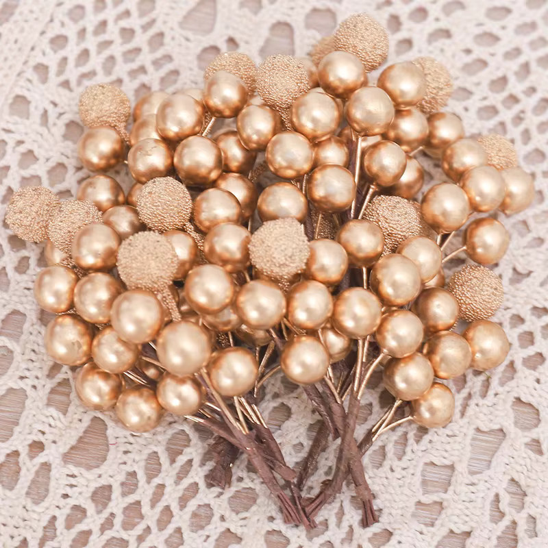 10 Stück Künstliche Berry Blumenköpfe mit Perlen und Staubblättern in Gold für DIY Dekorationen und Scrapbooking - Bild 2