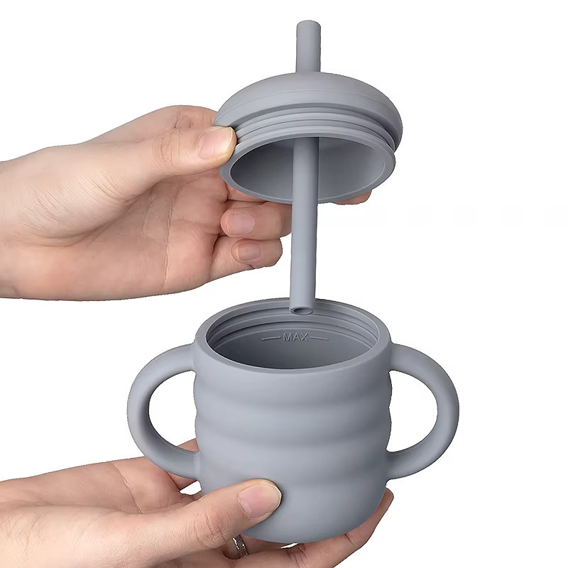 Auslaufsicherer Lernbecher aus Silikon mit Trinkhalm für Babys - Bild 3