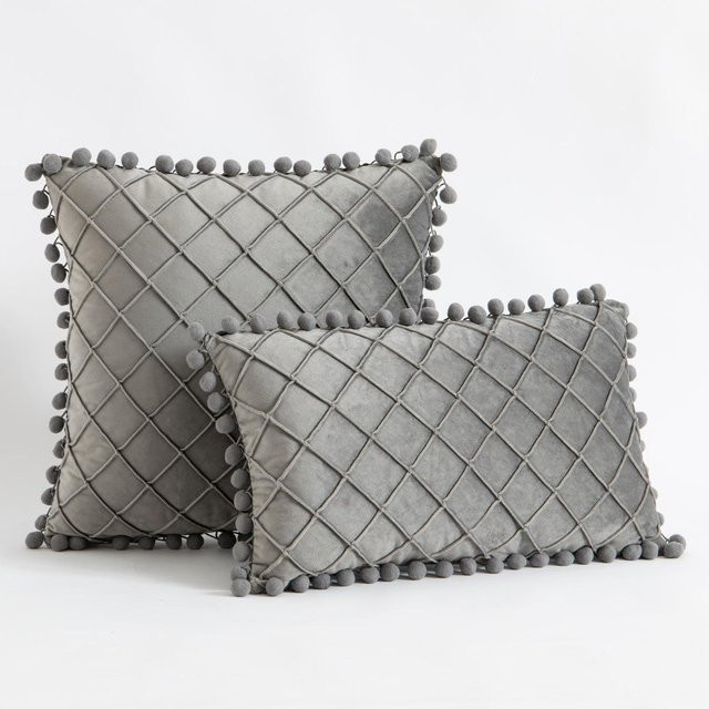 Luxuriöser Kissenbezug mit Pompons von Yiran bag in Grau, quadratisch, B/B: 45 x 45 cm - Bild 1