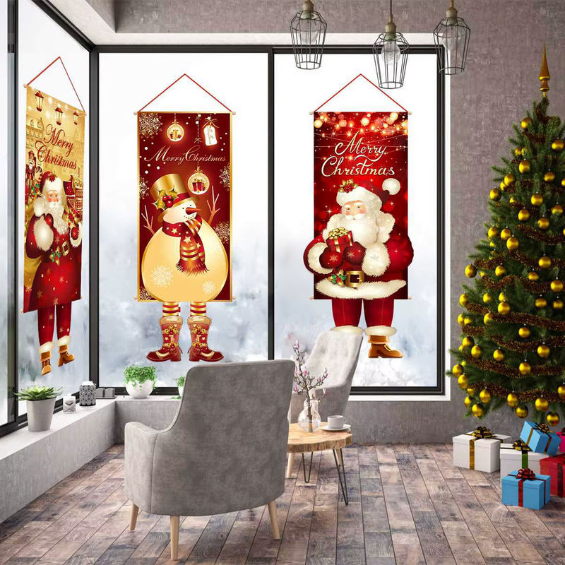 Rote Weihnachts-Wimpelkette aus Textil mit Weihnachtsmann-Motiv und Schriftzug als hängendes Dekorationselement - Bild 2