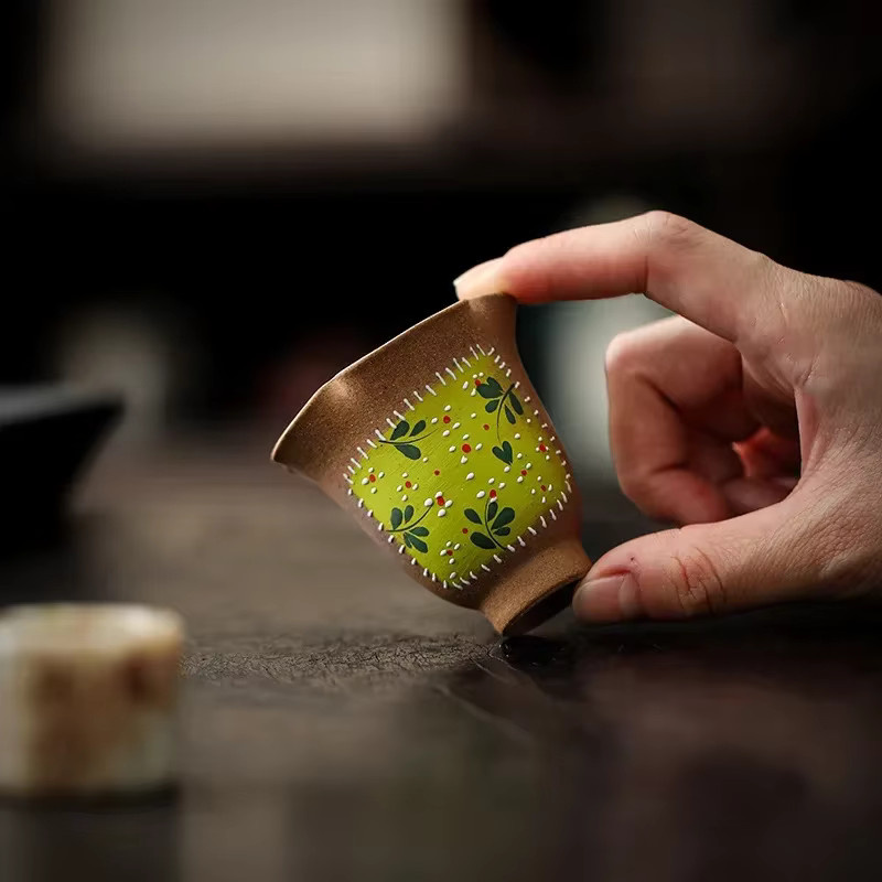 Handbemalte Keramik-Teetasse mit gelben Chrysanthemen im floralen Design, traditioneller chinesischer Kandschlamm-Mundbecher - Bild 2