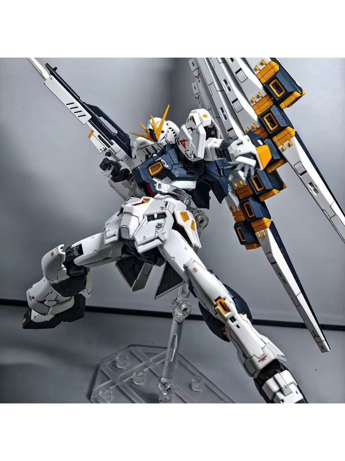 Bandai Gundam RG RX-93 Mecha Actionfigur Modellbausatz, beweglicher Montage-Roboter mit Trichterrucksack und Ständer - Bild 7