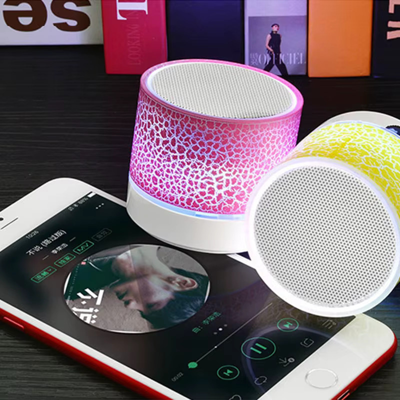 Tragbarer Mini Bluetooth Lautsprecher von AyeBeau in Gelb mit MP3-Player und Freisprecheinrichtung - Bild 4