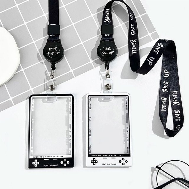 Transparenter Kpop Photocard Halter mit String aus Kunststoff in Schwarz und Transparent - Bild 1