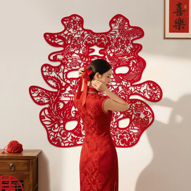 Andralyn Hochzeit Wanddeko aus rotem Samt Vlies mit orientalischem Floral-Design - Bild 1