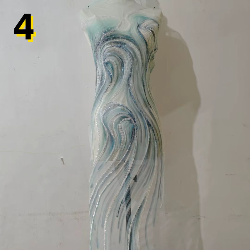 Handgefertigte Wanddekoration in Meereswellen-Form mit Spitzenbesatz, Perlen und Pailletten-Stickerei, Weiß, B: 128 cm, H: 45 cm - Bild 3