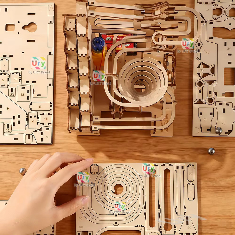 Ury 3D Holzpuzzle Elektrische Murmelbahn mit mechanischen Treppenstufen und 6 Kugeln in Naturholzfarben - Bild 3