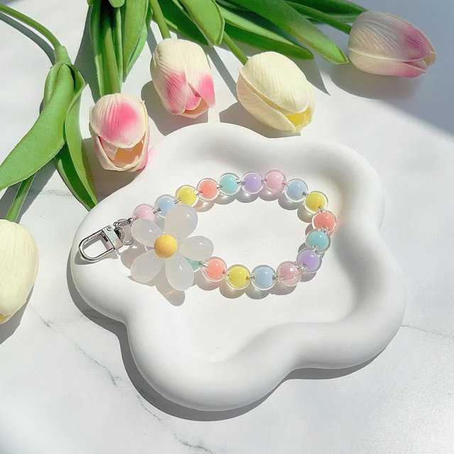 Kreative Blumen-Telefonkette mit Macaron-farbigen Perlen und Perlenanhänger in Multicolour - Bild 1