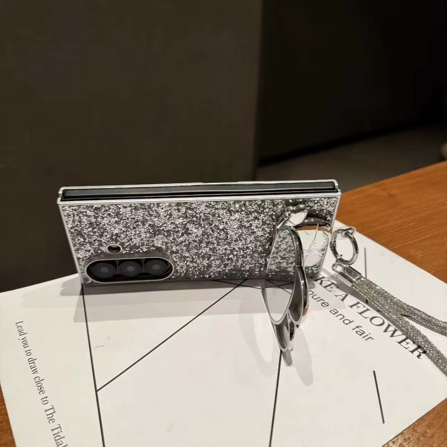 Elegante Glitzer-Schutzhülle für Samsung Galaxy Z Fold 7 6 5 4 3 mit Handschlaufe und Spiegel-Ständer in Silber - Bild 3