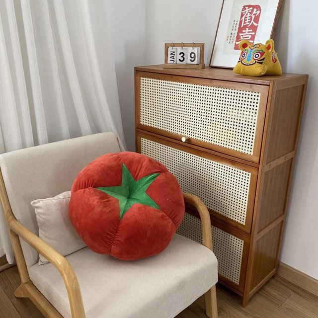 Linyi Toy Plüschkissen in Gemüseform als dekoratives Umarmungskissen für Sofa und Restaurant, Farbe: Rot - Bild 1