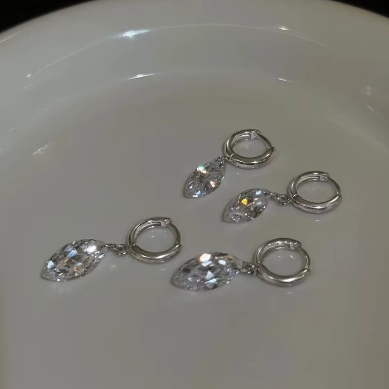 Yerik Ohrringe, Blatt-Strass-Tropfen, Kristall, Silber, Damen, Vintage - Bild 2