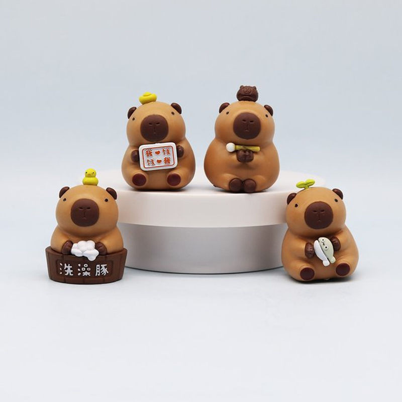 4er-Set Capybara Tierfiguren von Bandai in Braun, Kawaii Kunstharz Ornamente für Dekoration und Sammlung, Höhe: 6 cm - Bild 1