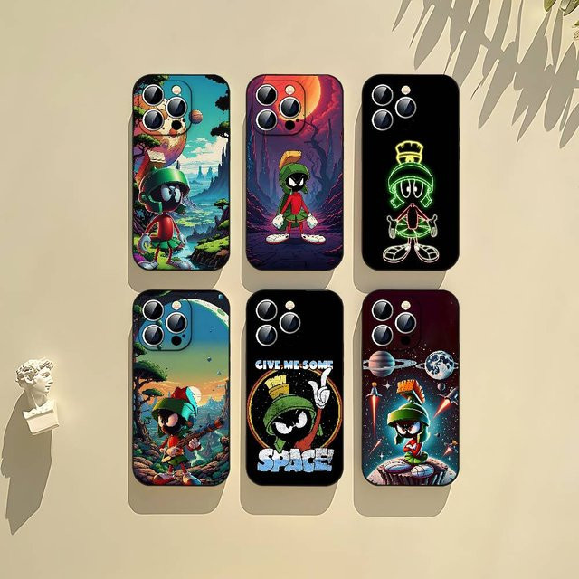 Handyhülle Cartoon M-Marvin The-Martian in Schwarz passend für iPhone 17, 16, 15, 14, 13, 11 Pro Max, Plus, X, XR, XS Max und 13 Mini - Bild 1