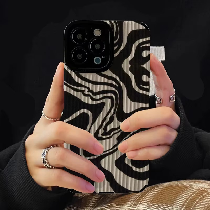 Stoßfeste Silikon Handyhülle im Zebrastreifen-Design für iPhone 12 13 14 15 Pro Max Mini und SE mit Falten-Optik - Bild 4
