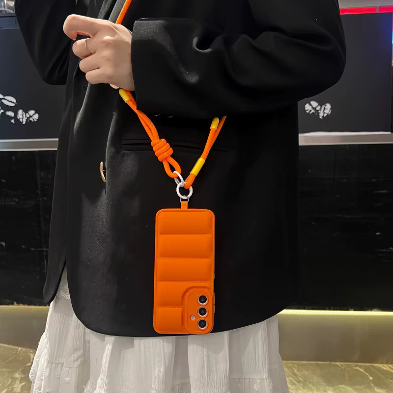Modische Daunenjacken Handyhülle mit Umhängeband für Samsung Galaxy A56 A36 A26 A16 A55 A35 A54 A53 A52 A34 A33 in Silber und Orange - Bild 2