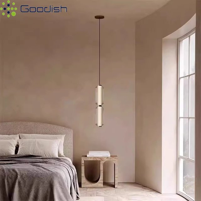 Moderne LED-Pendelleuchte in Kürbis-Optik mit mehrschichtiger Batterie-Struktur aus Metall und Glas in Gold/Messing für dein Wohnzimmer - Bild 1
