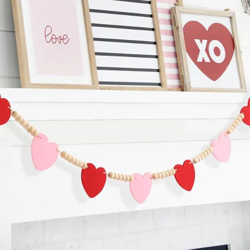 TOMTOP JMS Valentinstag-Dekoration mit Filzherzen und Holzperlengirlande in Rot und Rosa, hängendes Deko-Ornament für Hochzeit und Valentinstag, Länge: 230 cm - Bild 1