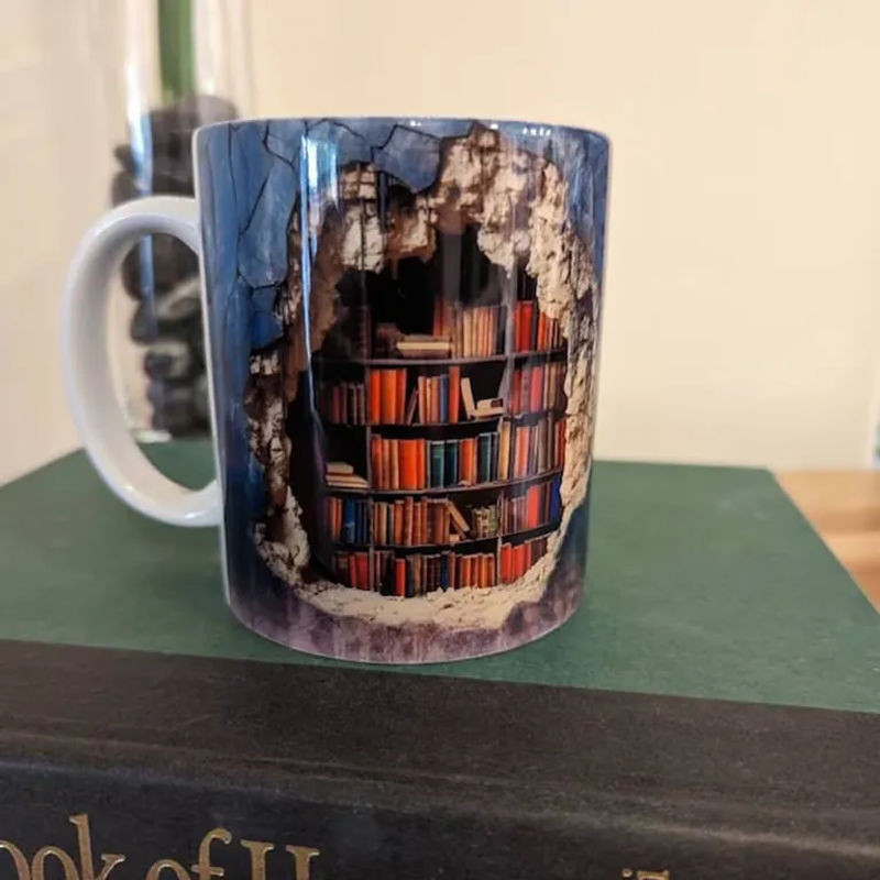 Creative Mark Keramiktasse mit 3D-Effekt Wand und Bücherregal in Weiß und Mehrfarbig, 301-400ml - Bild 3