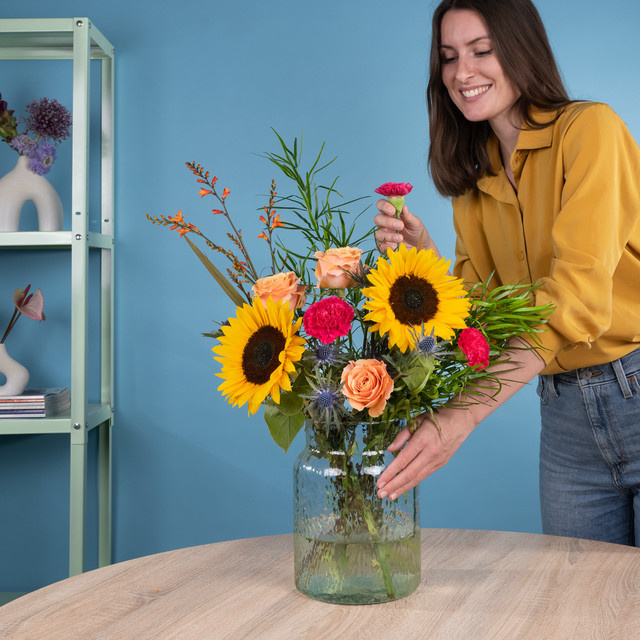 BLUME2000 Blumenbox Sun Dance Arrangement mixed sunflowers multicolour - Bild 1